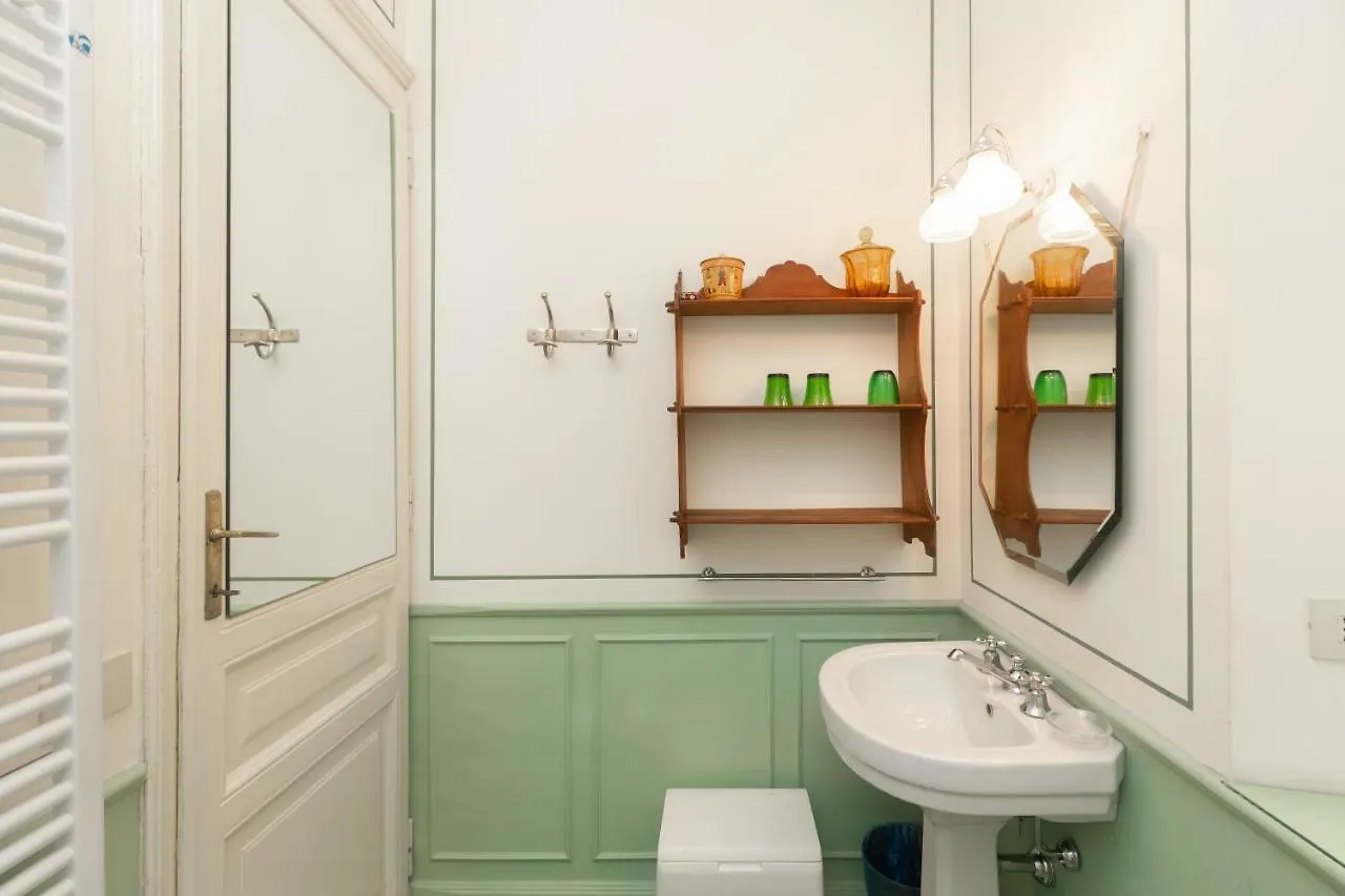 Nizza Bourgeois Family Apartment Rome Italy